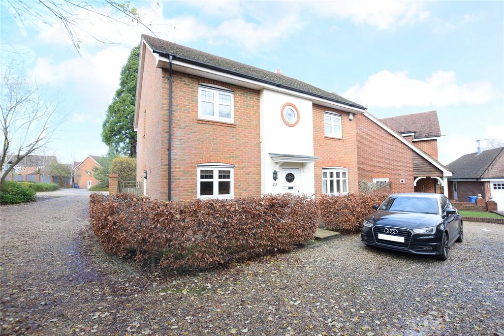 Chineham Close, Fleet, Hampshire, GU51 4 bed detached house to rent £