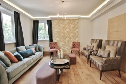 3 bedroom flat for sale, Marlborough Court, Pembroke Road, Kensington, W8