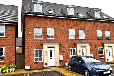 3 bedroom townhouse for sale, Heron Place, Allington, ME16