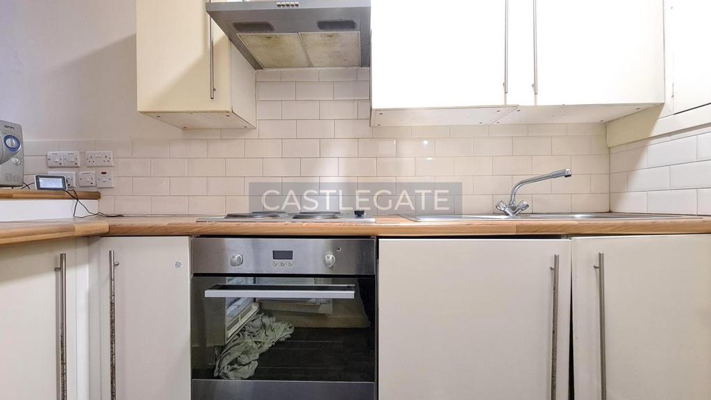 Flat 29, 13-17 Chancery Lane, Huddersfield, HD1 2 D