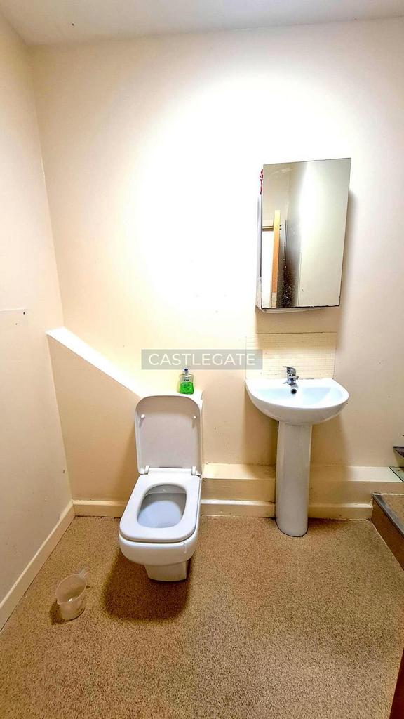 Flat 29, 13-17 Chancery Lane, Huddersfield, HD1 2 D