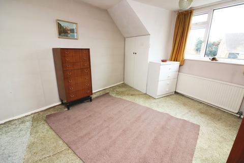4 bedroom semi-detached house for sale, St. Andrews Close, Shepperton, Surrey, TW17