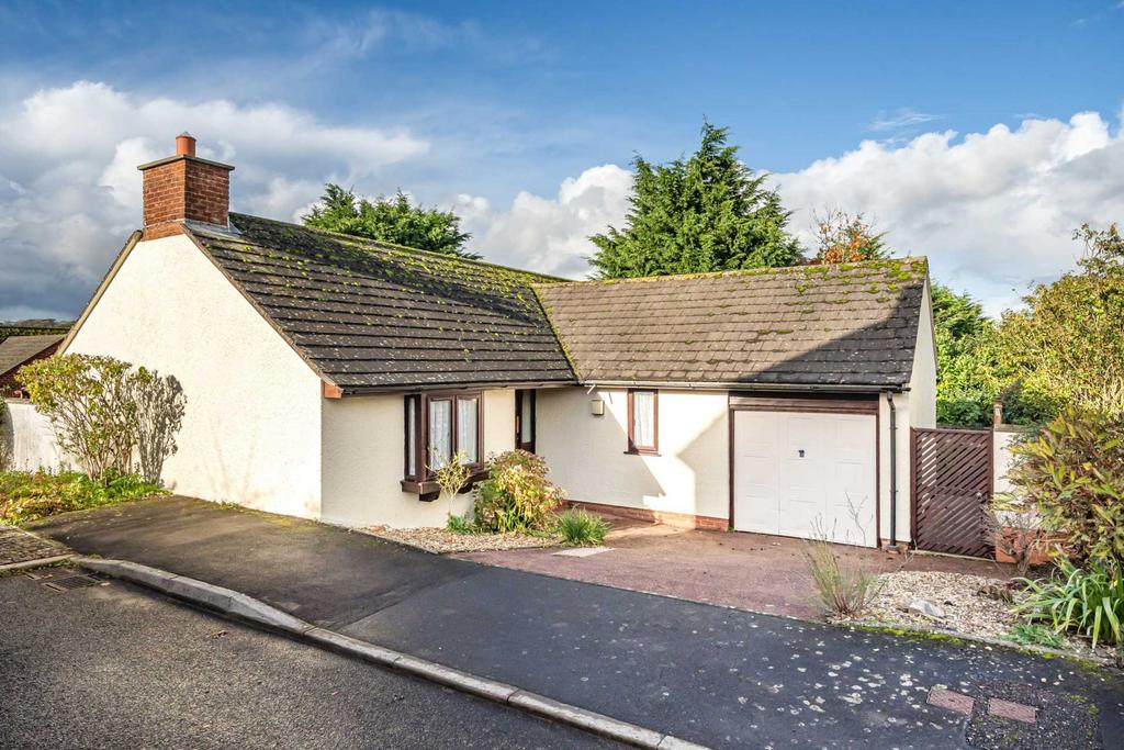 Brookfield Drive, Colyton, Devon 3 bed detached bungalow for sale £