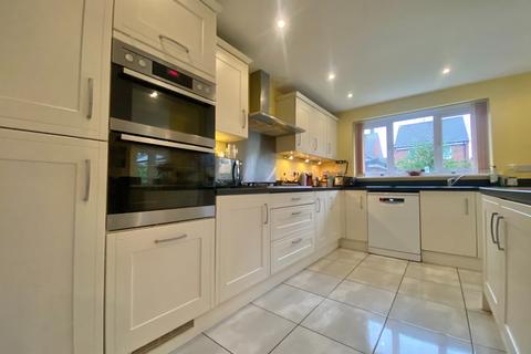 5 bedroom detached house for sale - Carroll Close, Whiteley