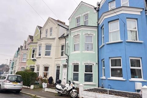 2 bedroom flat to rent, St Peters Road, St Leonards