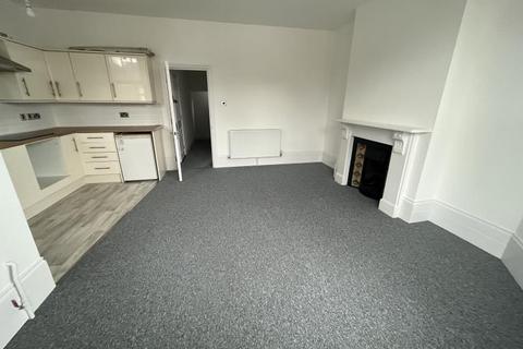 2 bedroom flat to rent, St Peters Road, St Leonards