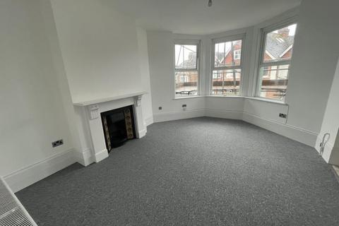 2 bedroom flat to rent, St Peters Road, St Leonards