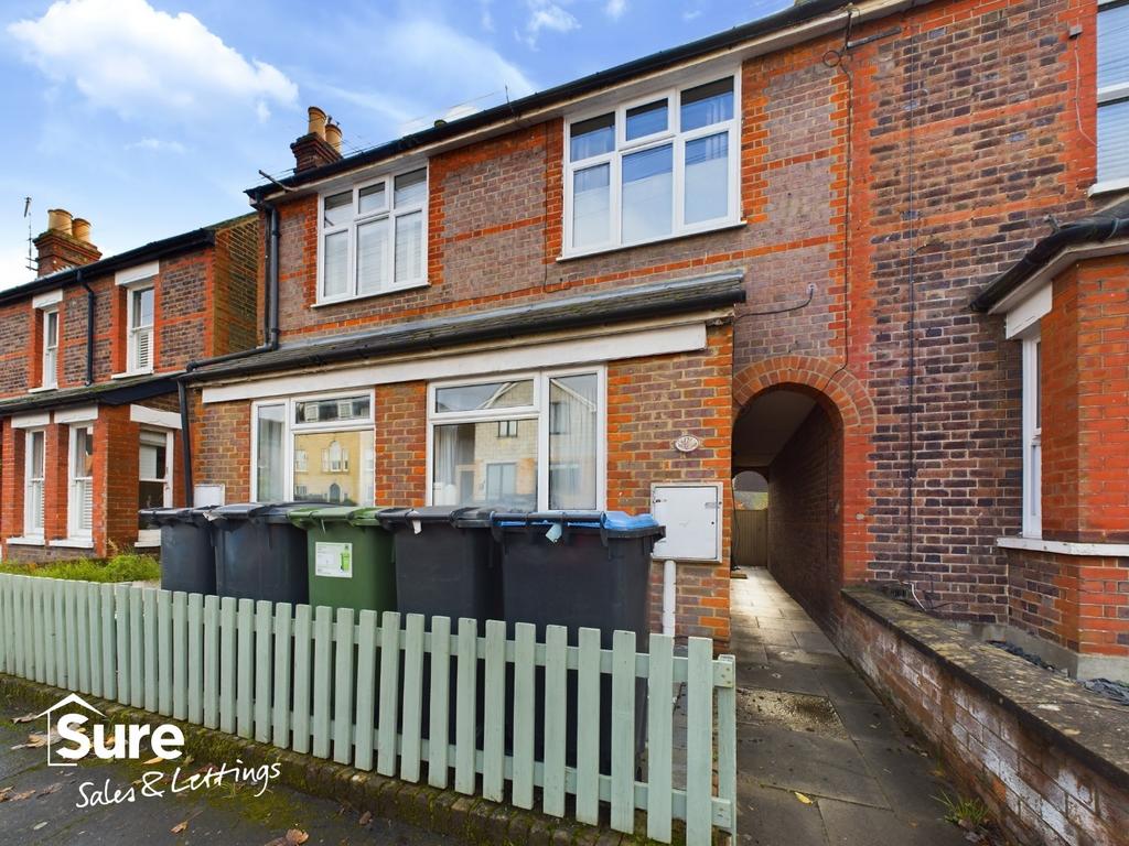 Kingsland Road, Hemel Hempstead, Hertfordshire, HP1 1QD 2 bed ground
