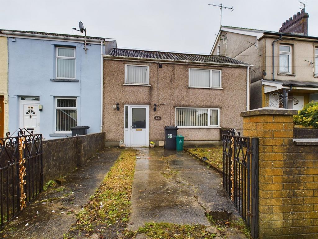 Brecon Road, Hirwaun, CF44 2 bed end of terrace house £110,000