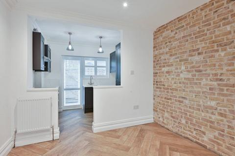 16 Thornton Road, London, SW19 4NG