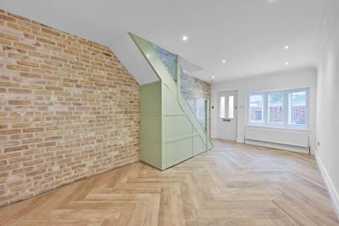16 Thornton Road, London, SW19 4NG