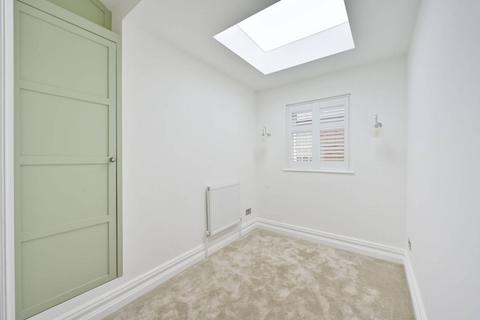 16 Thornton Road, London, SW19 4NG