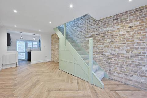 16 Thornton Road, London, SW19 4NG