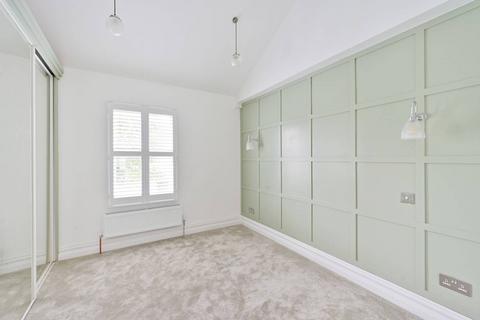 16 Thornton Road, London, SW19 4NG