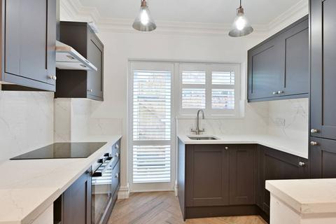 16 Thornton Road, London, SW19 4NG
