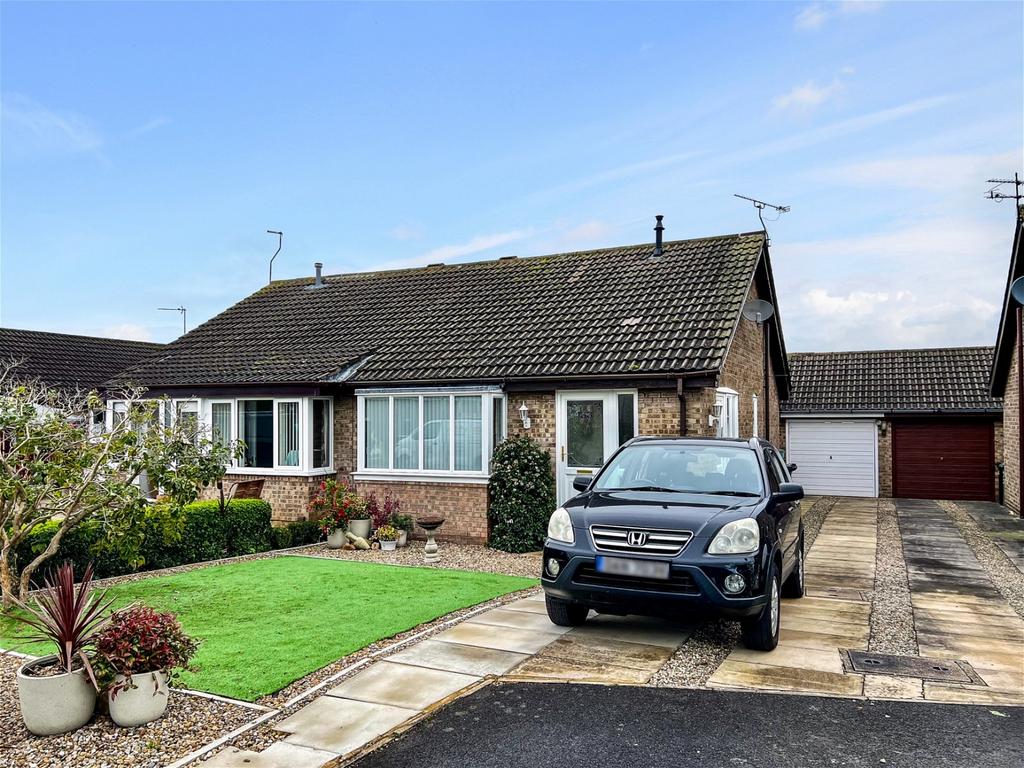 Aire Road,Wetherby,LS22 7FJ 2 bed semidetached bungalow for sale £