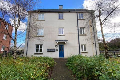 2 bedroom ground floor flat for sale - Meadow Bank, Llandarcy, Neath, Neath Port Talbot.