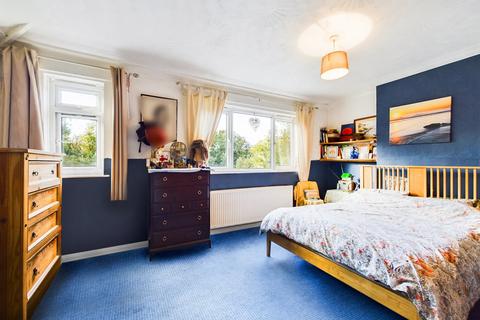 43 Mccall Crescent, London, SE7 8HS