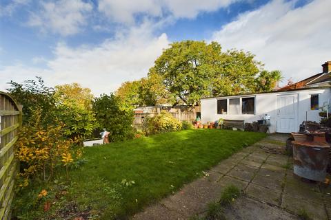 43 Mccall Crescent, London, SE7 8HS