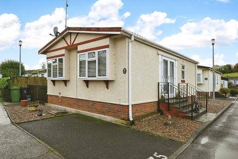 2 bedroom park home for sale, Swiss Farm Park Homes, Henley-on-Thames, Oxfordshire, RG9