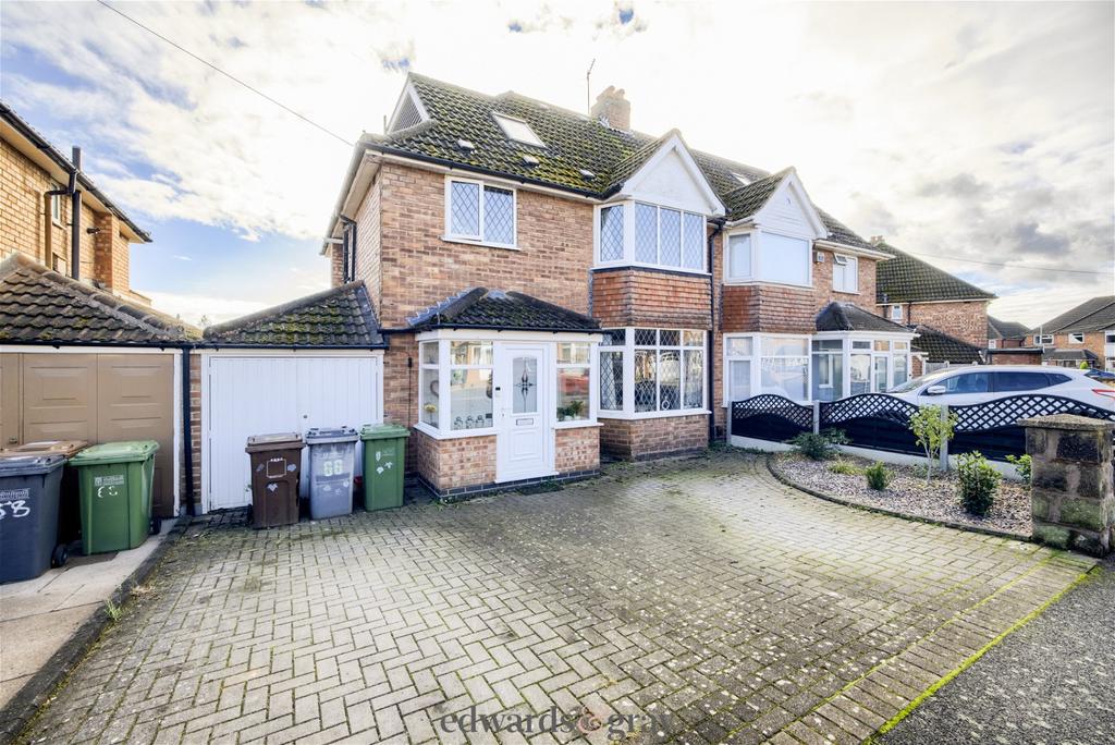 Blandford Avenue, Castle Bromwich, Birmingham, B36 9JB 4 bed semi