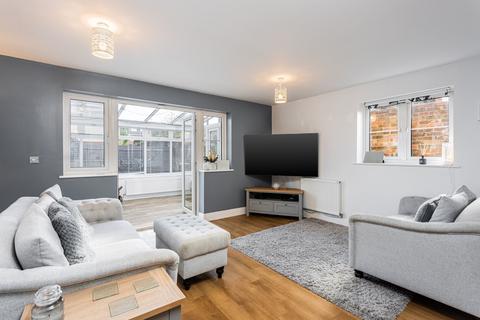 100 West Street, Crawley, RH11 8AW