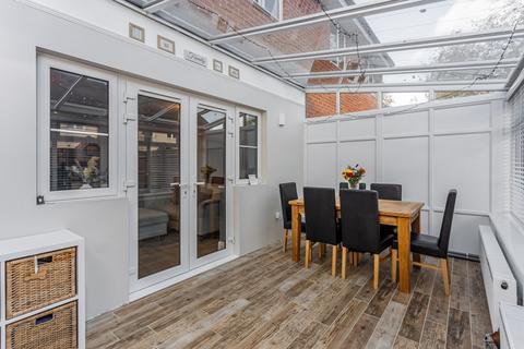 100 West Street, Crawley, RH11 8AW