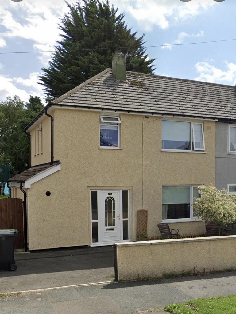 Brooklands Lane, Leeds LS14 3 bed semidetached house £950 pcm (£219 pw)
