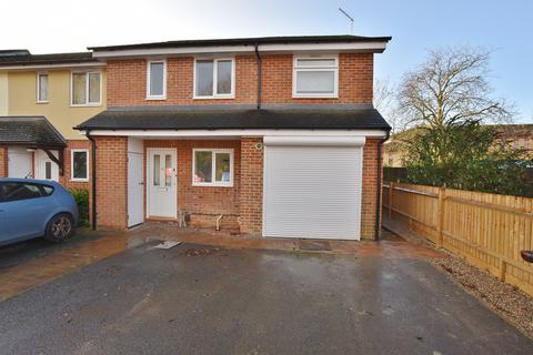 3 bedroom end of terrace house for sale - The Limes, Kingsnorth, Ashford, Kent, TN23