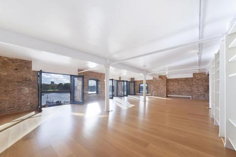 3 bedroom apartment to rent, St. Johns Wharf, Wapping High Street, E1W
