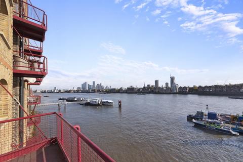 3 bedroom apartment to rent, St. Johns Wharf, Wapping High Street, E1W