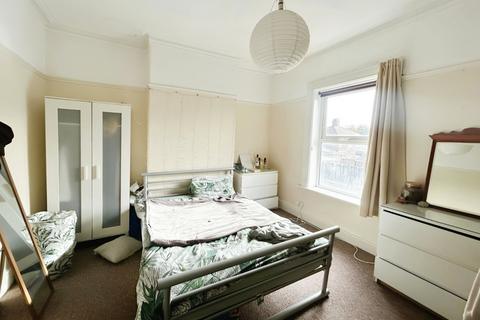 undefined, Olivia Grove, Rusholme, M14