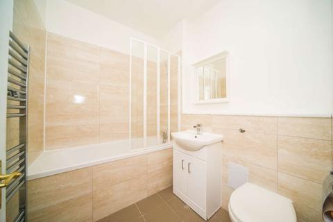 3 bedroom flat to rent, 69 Narrow Street, Limehouse, London
