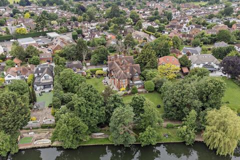 3 bedroom flat for sale, The Friary, Old Windsor, Windsor, Berkshire