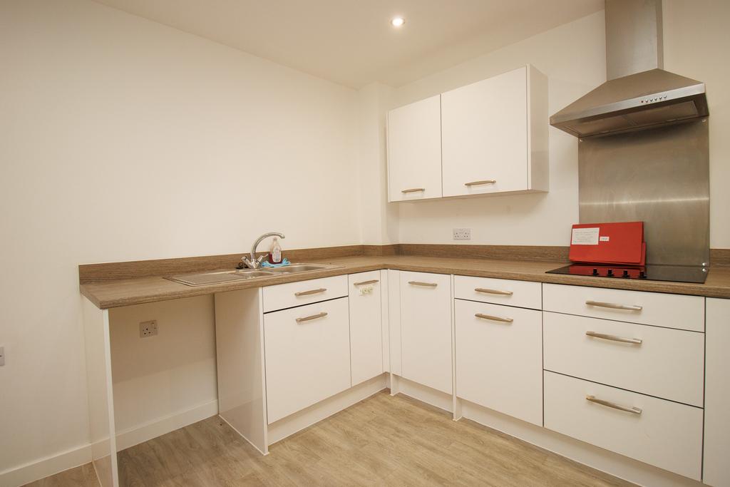 North Cliff Drive, Filey YO14 2 bed flat for sale £145,000