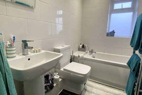 15 Union Street, Lees, Oldham, OL4 4NE