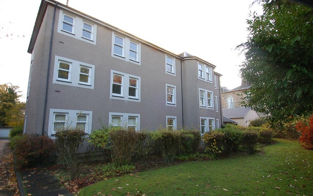 Snowdon Place, King's Park, Stirling, FK8 2 bed flat to rent £1,200