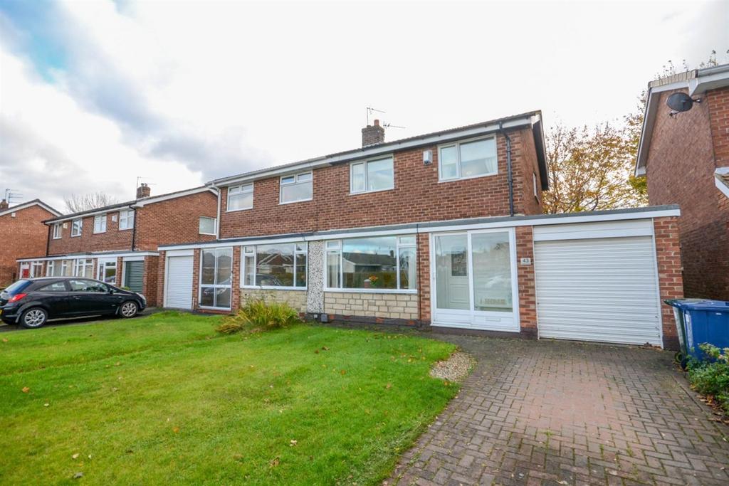 Cresswell Drive, Red House Farm 3 bed semidetached house £225,000