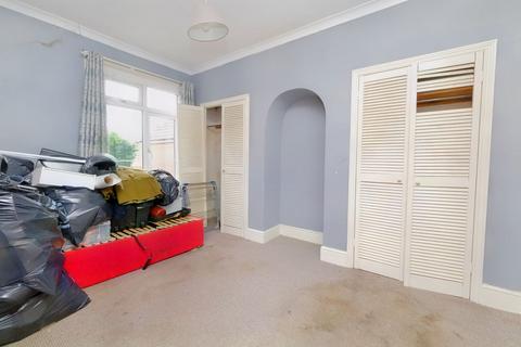 2 bedroom flat for sale - Flat 4, 38-40 Frimley Road, Camberley, Surrey, GU15 3BD