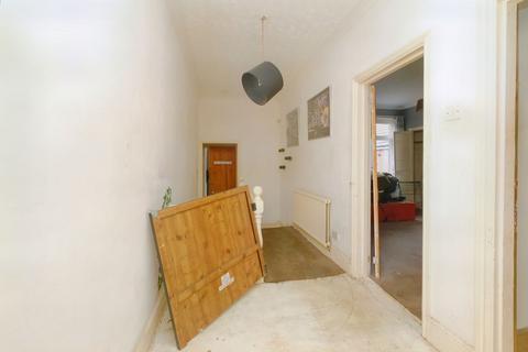 2 bedroom flat for sale - Flat 4, 38-40 Frimley Road, Camberley, Surrey, GU15 3BD