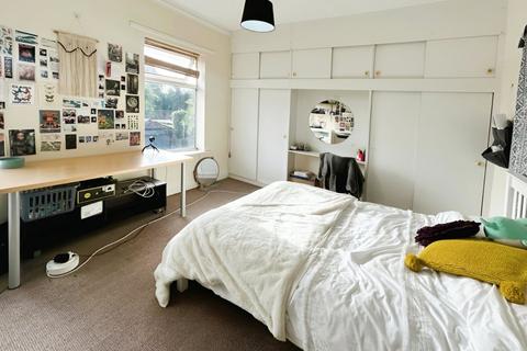 undefined, Olivia Grove, Rusholme, M14