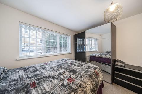 13 Lownes Courtyard, London, SE13 5TB