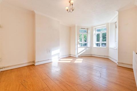 3 bedroom flat for sale, Homerton Road, Hackney, London, E9