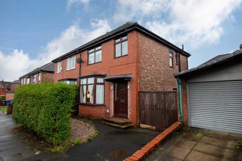 3 bedroom semi-detached house to rent, Oldfield Road, Prestwich