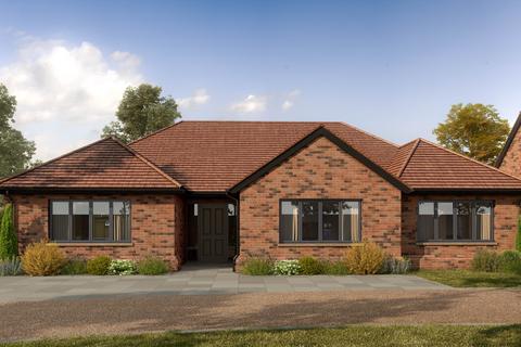 4 bedroom detached bungalow for sale, Naphill Common