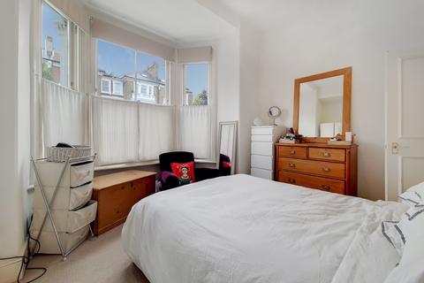 2 bedroom flat to rent, Gauden Road, Clapham, London, SW4