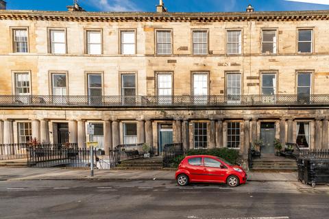 4b Hillside Crescent, Edinburgh, EH7 5DY
