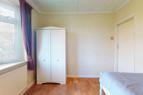 11a Claremont Drive, Basildon, SS16 4TS