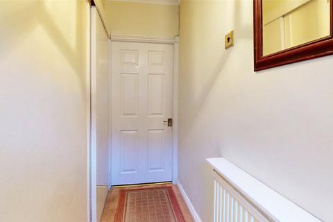 11a Claremont Drive, Basildon, SS16 4TS