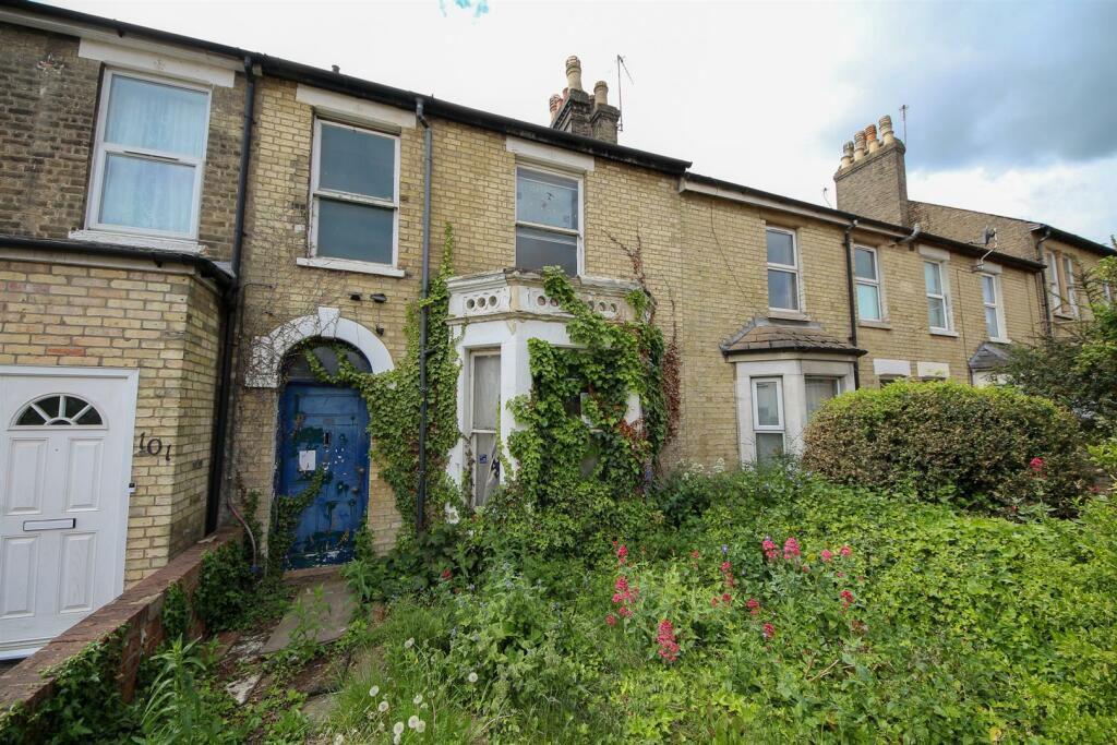 Victoria Road, Cambridge... 3 bed terraced house £365,000